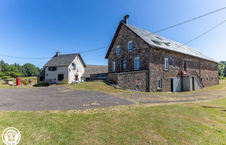 G&icirc;te n&deg;63G100369 Saint-Sauves-d'Auvergne - Puy-de-D&ocirc;me - photo