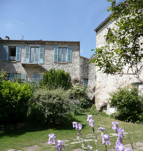photo 0