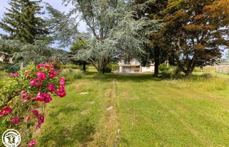 G&icirc;te n&deg;63G1855 Champs - Puy-de-D&ocirc;me - photo