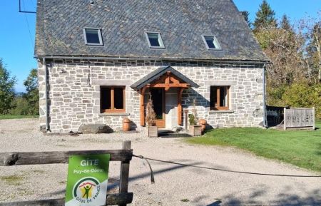 G&icirc;te n&deg;63G1313 Bagnols - Puy-de-D&ocirc;me - En &eacute;t&eacute;