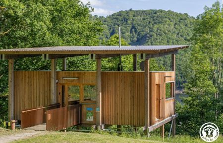 Cabane sur pilotis63G1756 Larodde - Puy-de-D&ocirc;me - photo