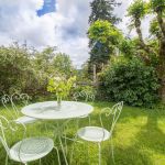G&icirc;te &agrave; Murol, Puy-de-D&ocirc;me, labellis&eacute; G&icirc;tes de France: le jardin