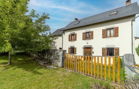 G&icirc;te n&deg;63G6392 La Celle - Puy-de-D&ocirc;me - photo