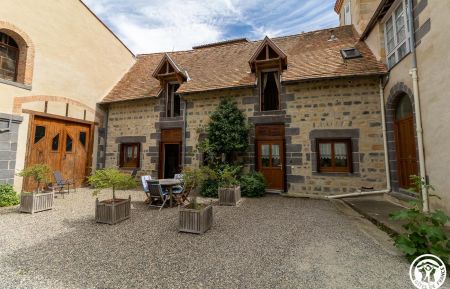 G&icirc;te n&deg;63G100942 Mirefleurs - Puy-de-D&ocirc;me - photo