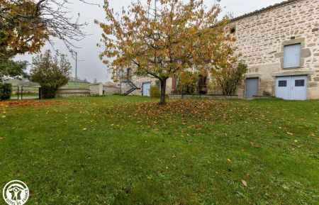 G&icirc;te n&deg;63G100831 Cournols - Puy-de-D&ocirc;me - photo