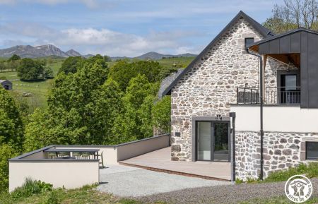 G&icirc;te n&deg;63G1883 Besse-et-Saint-Anastaise - Puy-de-D&ocirc;me - photo