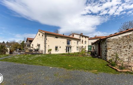 Chambre d'h&ocirc;tes n&deg;63G300729 Saint-Jean-des-Olli&egrave;res - Puy-de-D&ocirc;me - photo