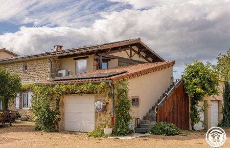 Le gîte, mitoyen avec la maison du propriétaire Gîte n°63G1785 Saint-Flour-l'Étang - Puy-de-Dôme - Le gîte, mitoyen avec la maison du propriétaire